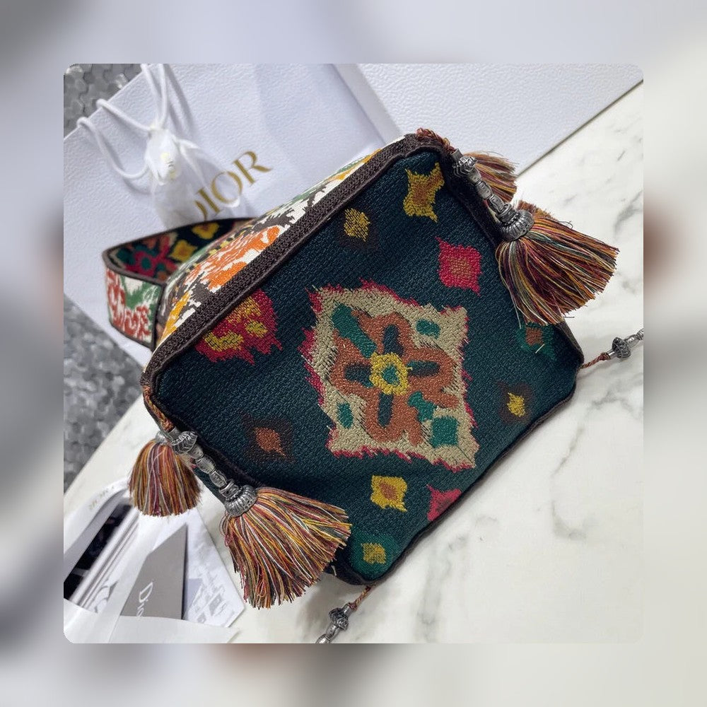 Anum Bags Detail
