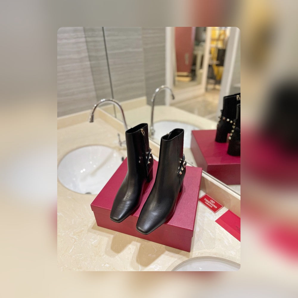 nmb GARAVANI ROCKSTUD NAPPA ANKLE BOOT BLACK 1W2S0FH5NAP 0NO