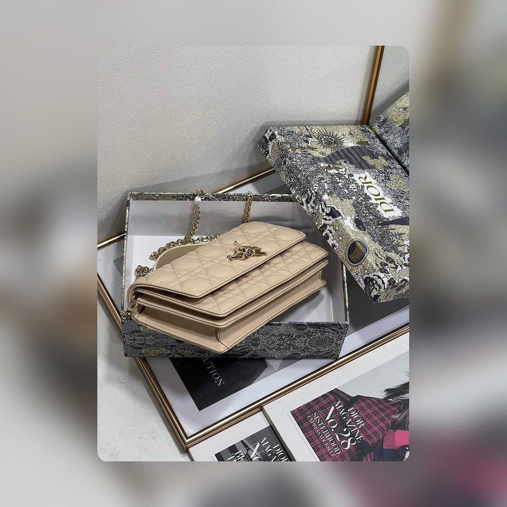Anum Bags Detail