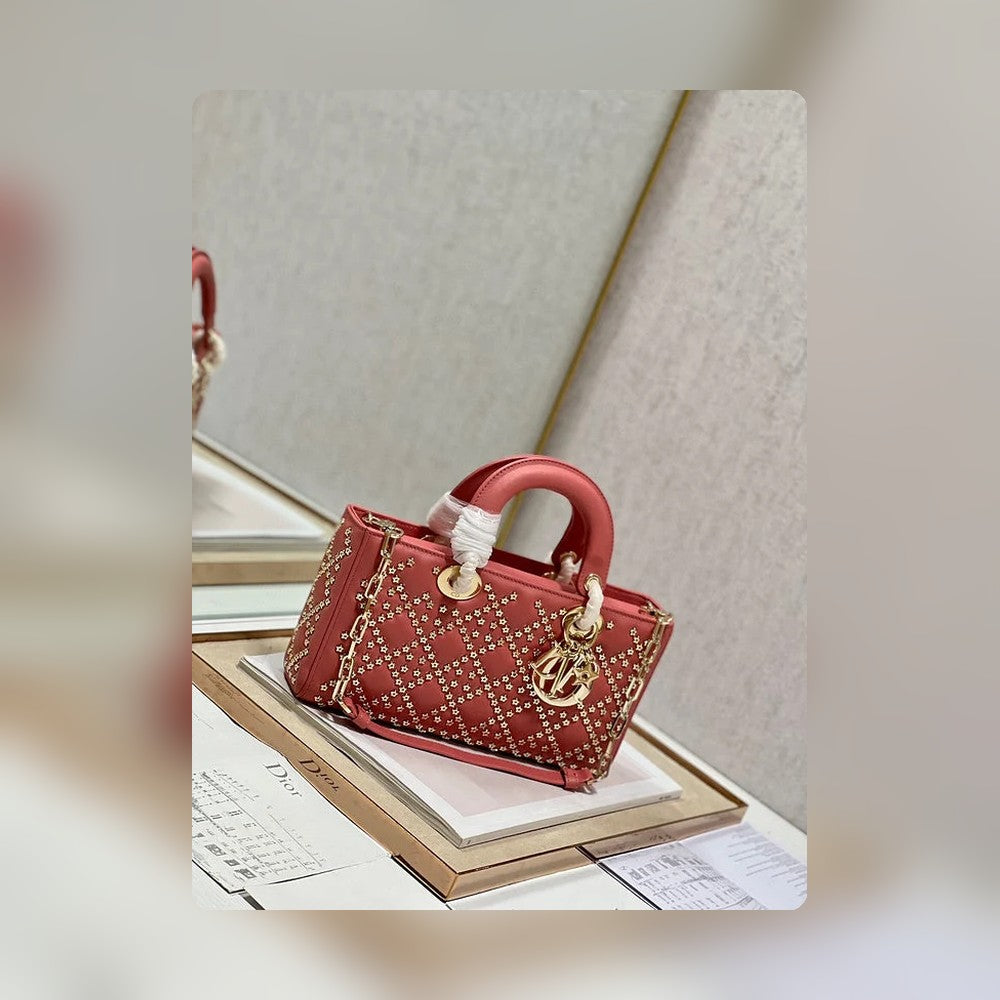 Anum Bags Detail