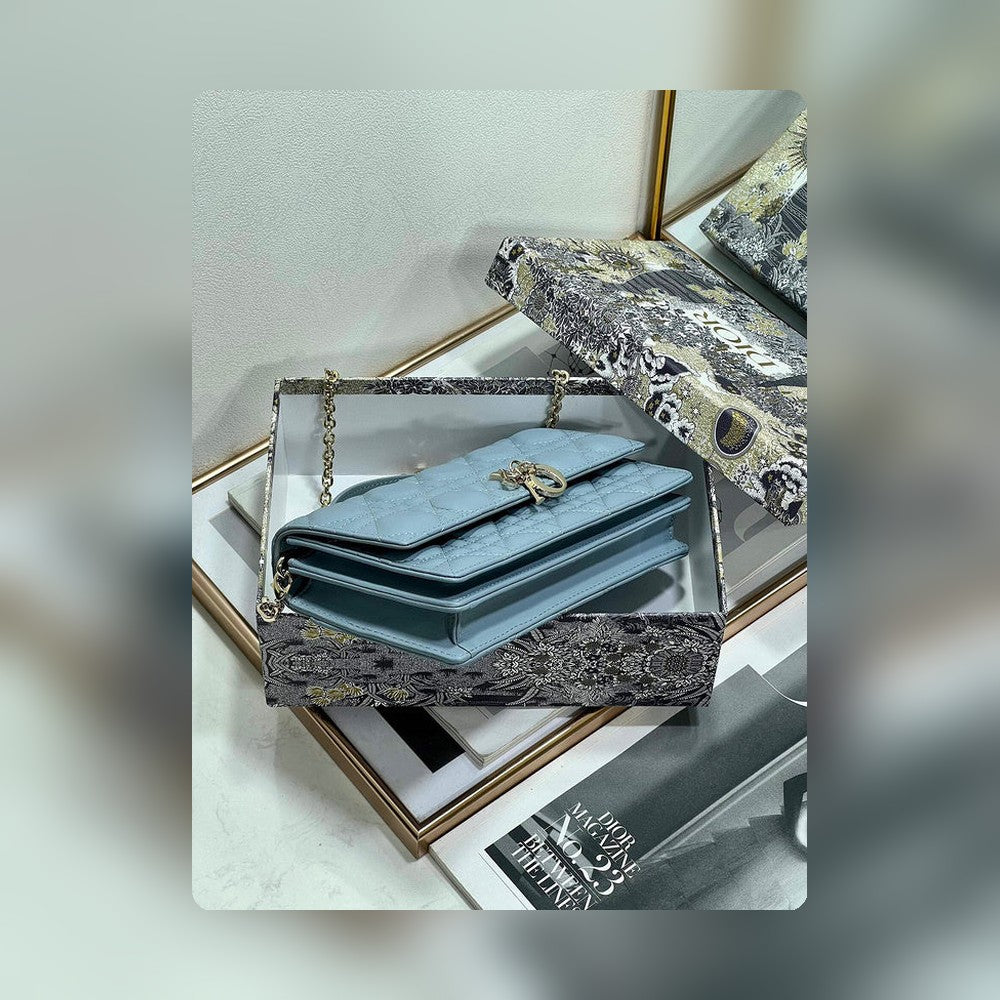 Anum Bags Detail
