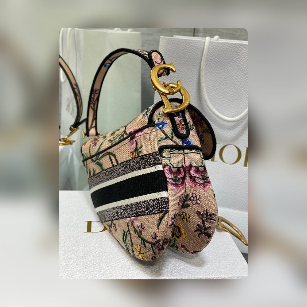 Anum Bags Detail