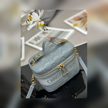 Anum Bags Detail