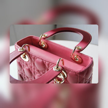 Anum Bags Detail