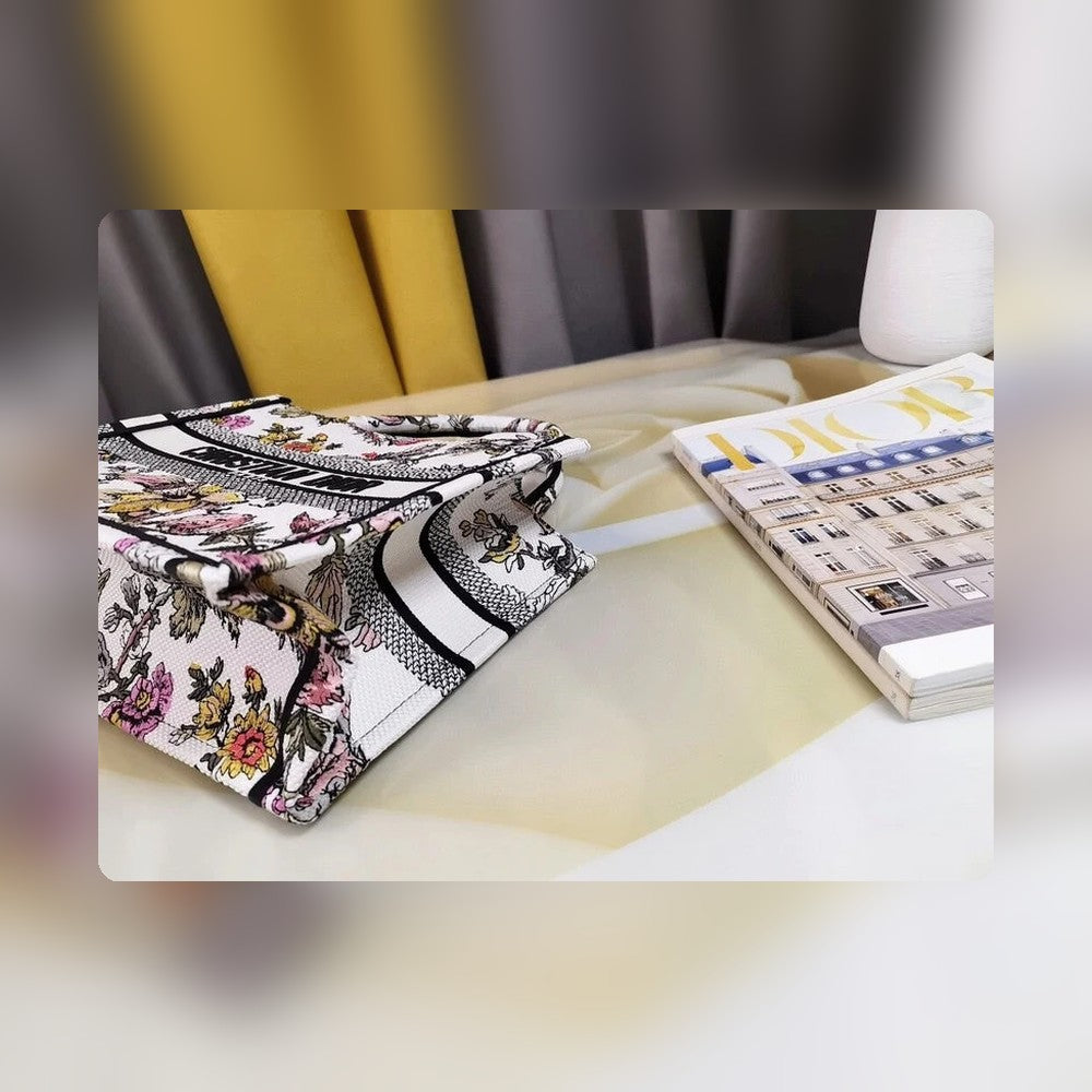 Anum Bags Detail