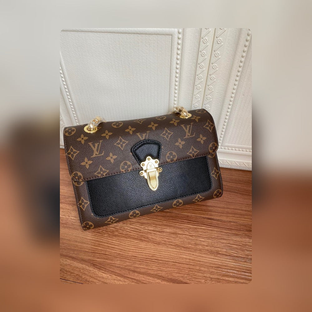 Anum Bags Detail