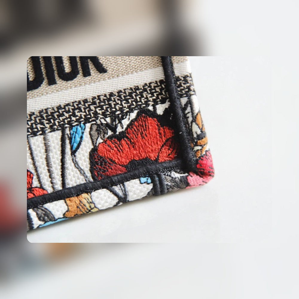 Anum Bags Detail