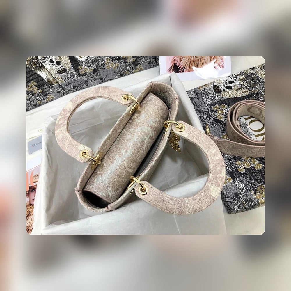 Anum Bags Detail