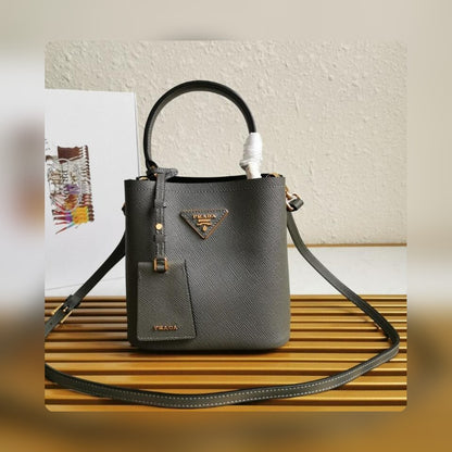 Anum Bags Detail