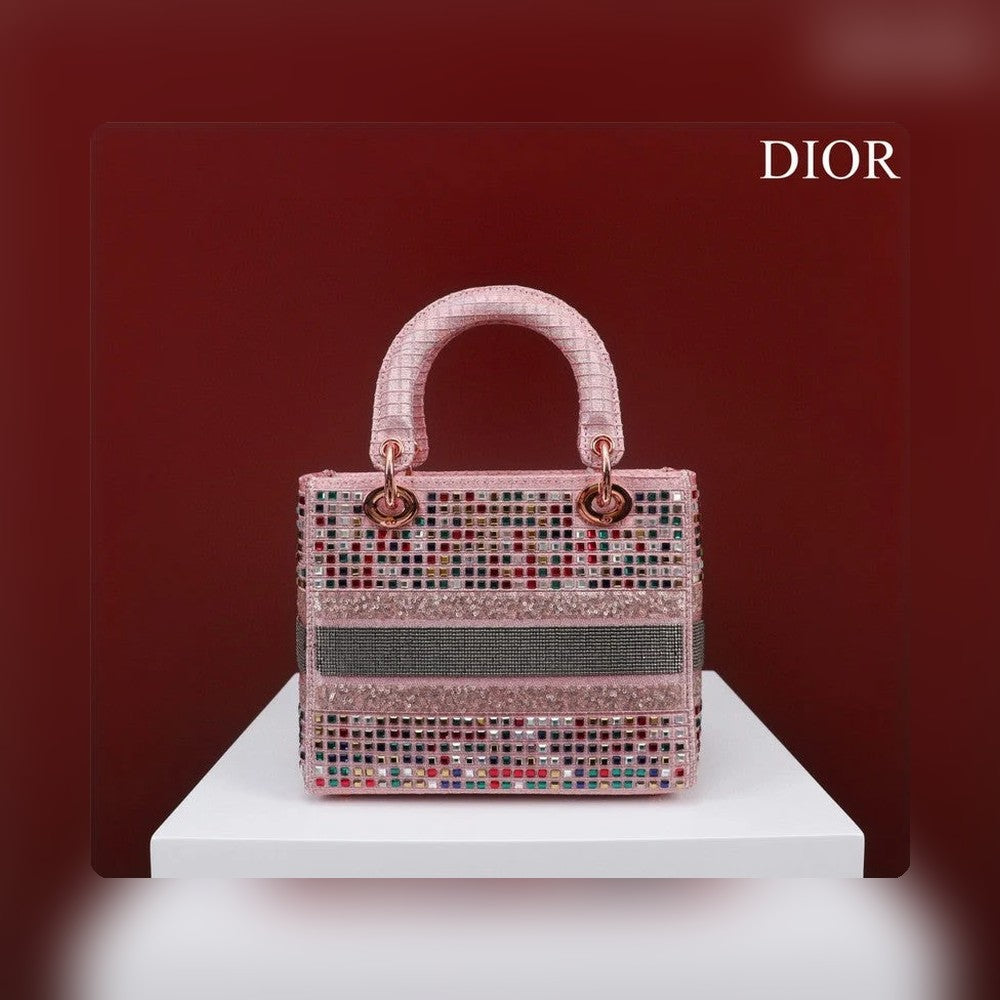 Anum Bags Detail