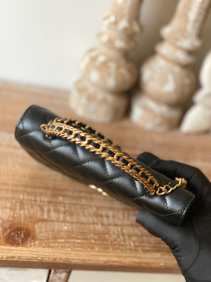 Anum Bags Detail