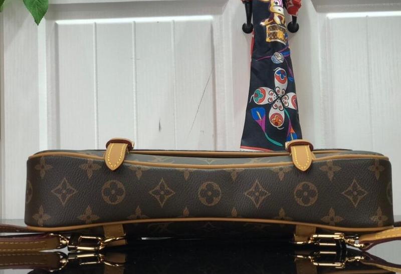 Anum Bags Detail