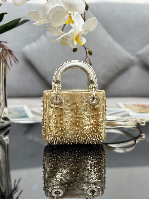 Anum Bags Detail