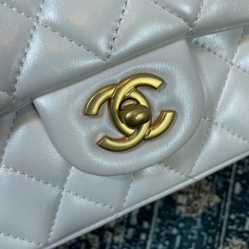 Anum Bags Detail