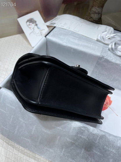 Anum Bags Detail