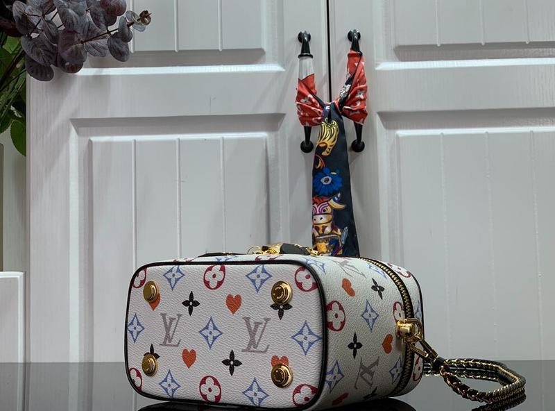 Anum Bags Detail