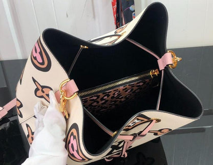 Anum Bags Detail