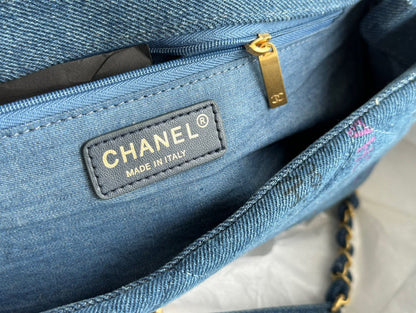 Anum Bags Detail