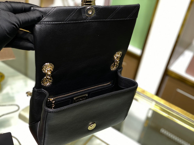 Anum Bags Detail
