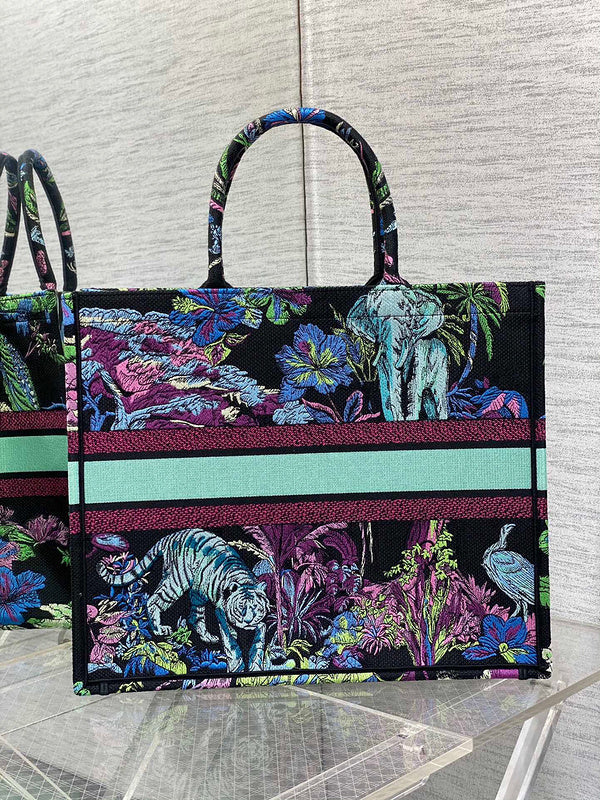 Anum Bags Detail