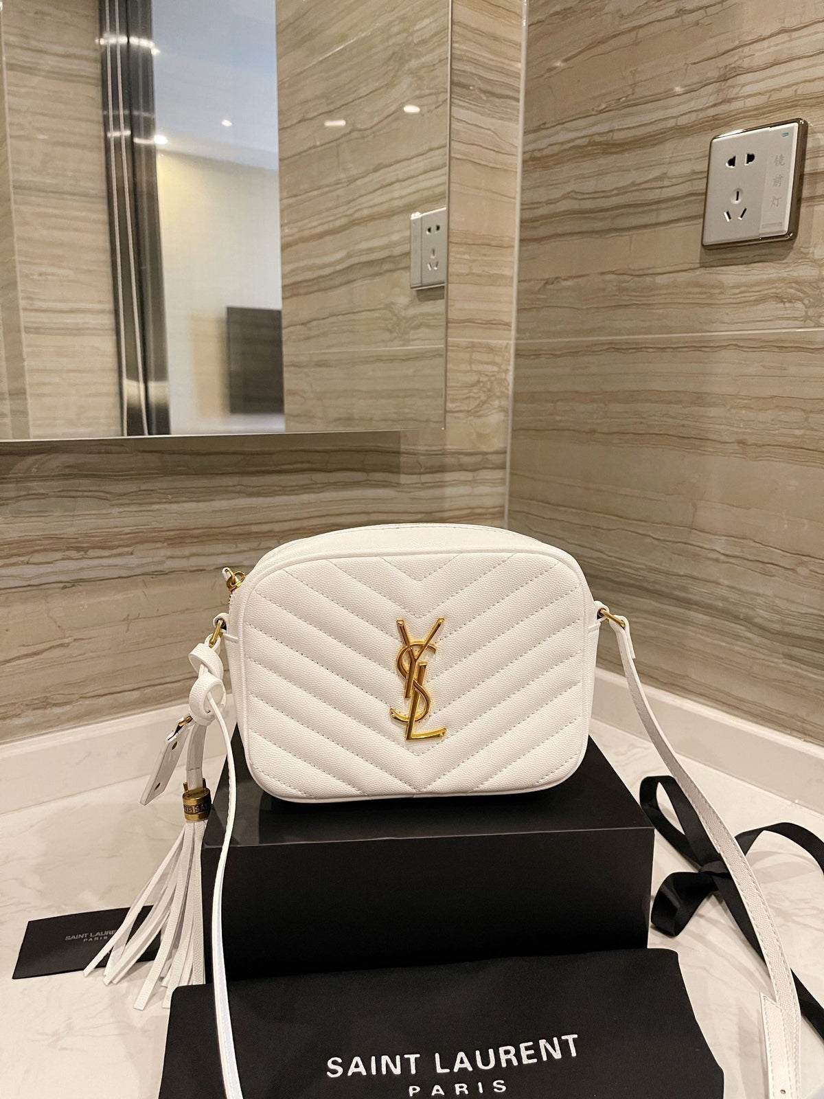 Anum Bags Detail