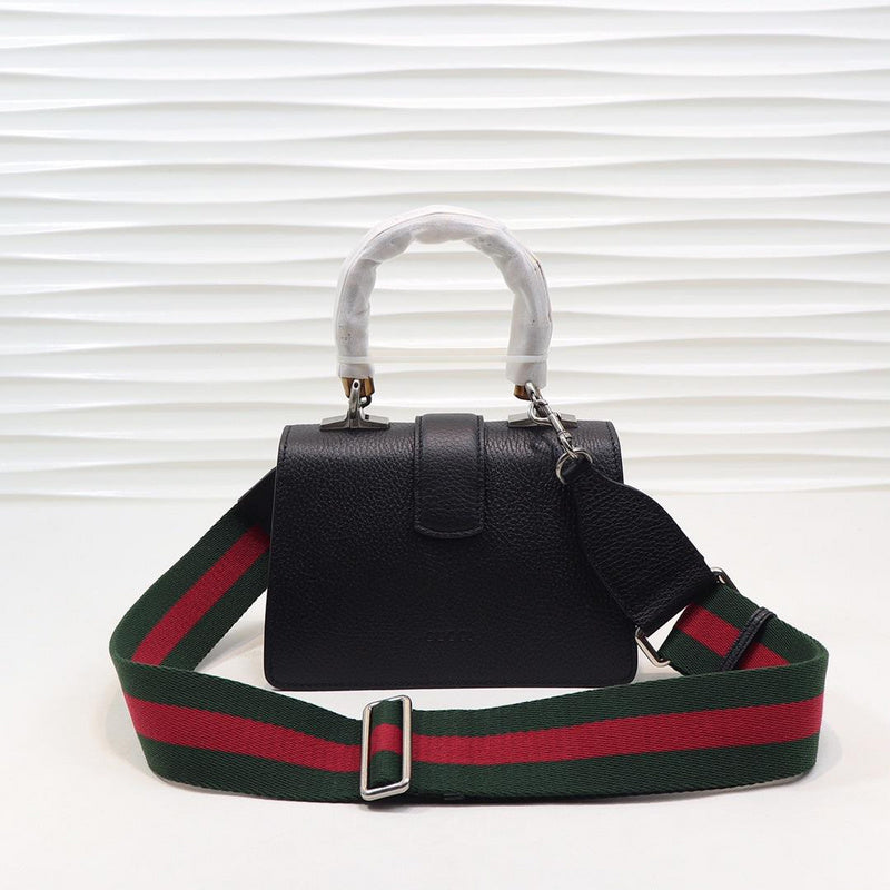 Anum Bags Detail