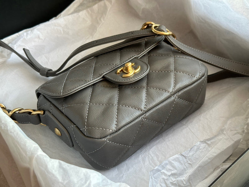 Anum Bags Detail