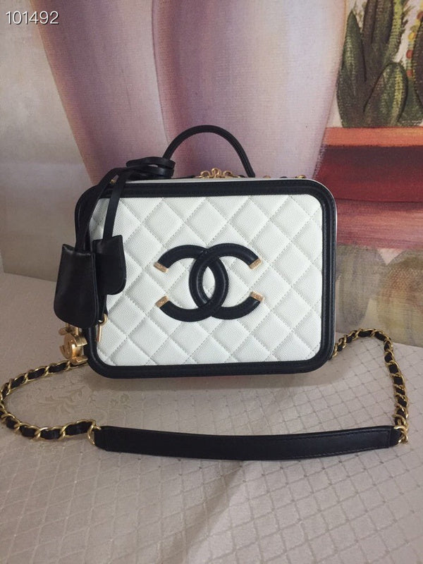 Anum Bags Detail