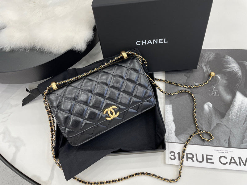 Anum Bags Detail
