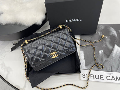 Anum Bags Detail