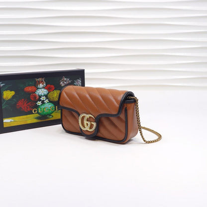 Anum Bags Detail