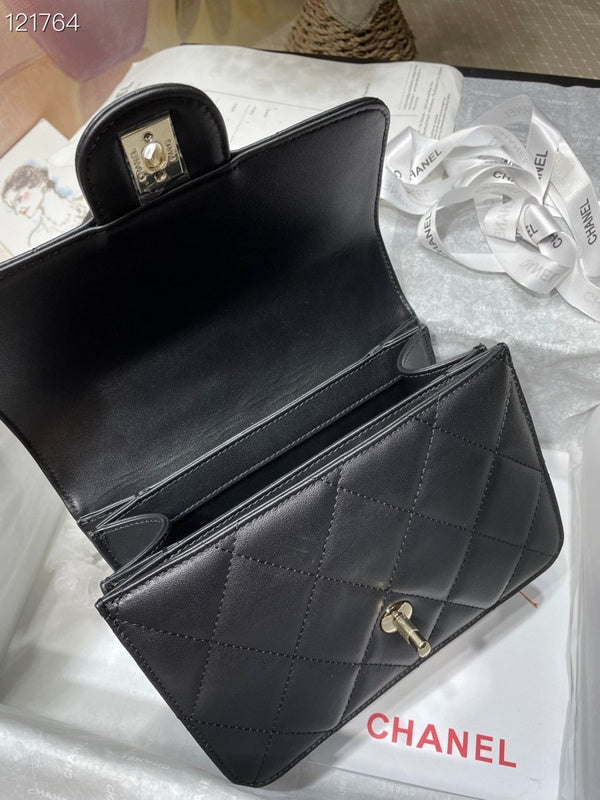 Anum Bags Detail