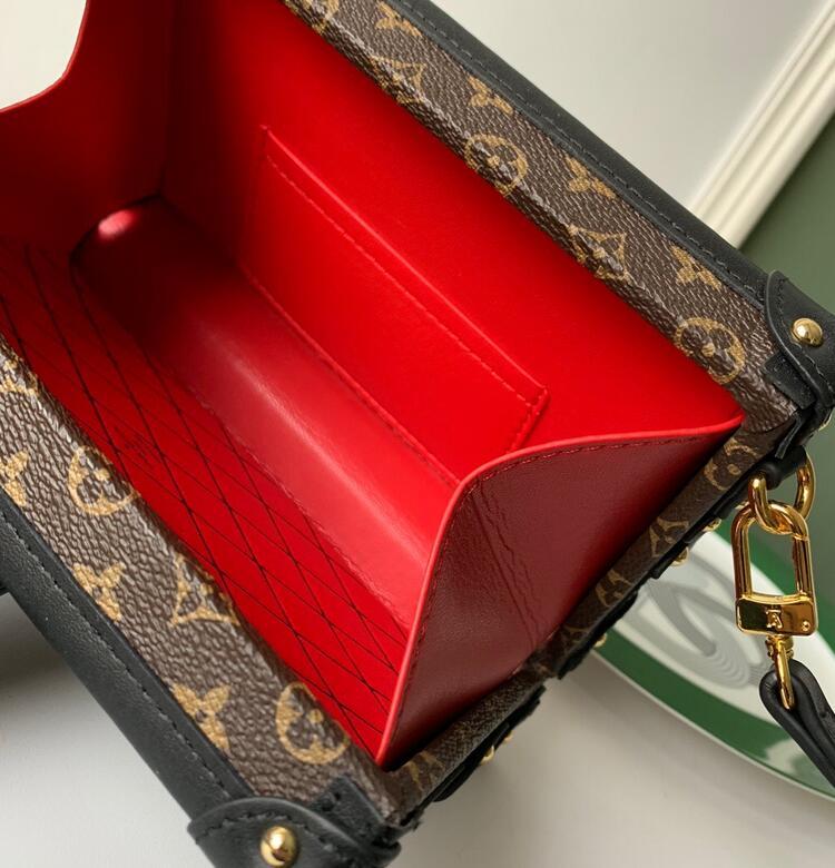 Anum Bags Detail