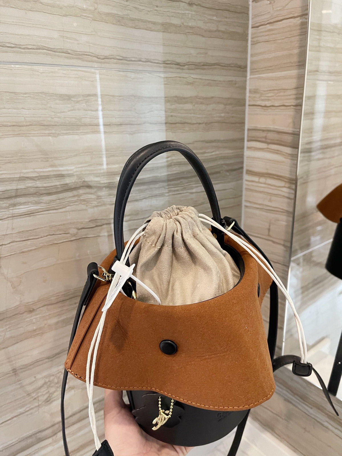 Anum Bags Detail