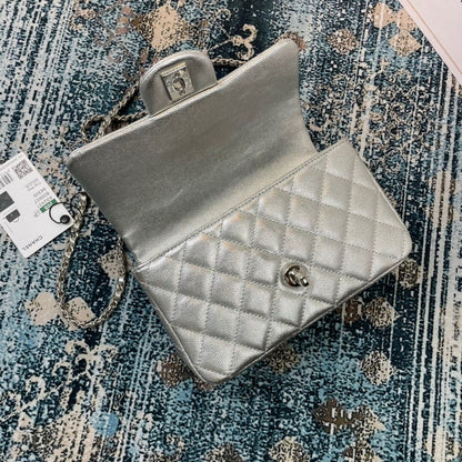 Anum Bags Detail