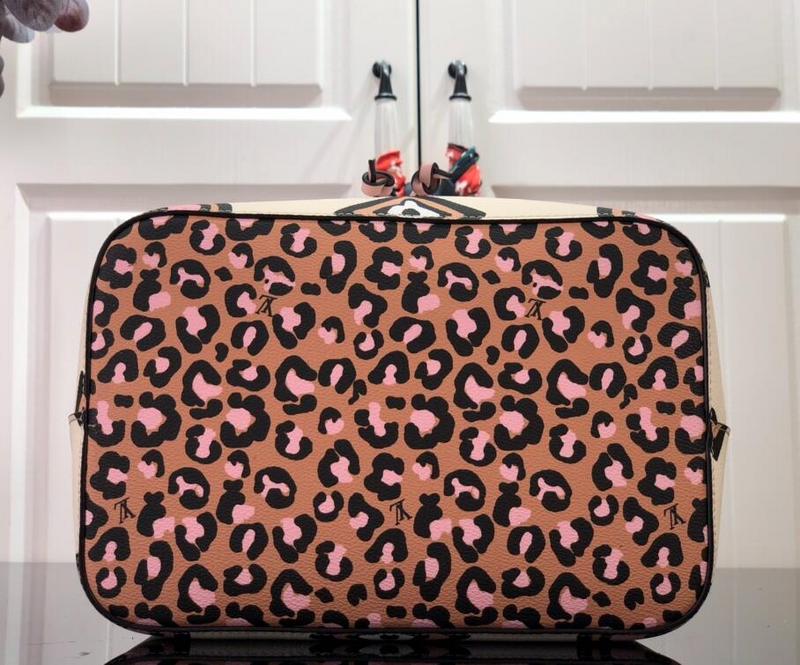 Anum Bags Detail