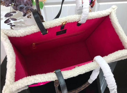 Anum Bags Detail