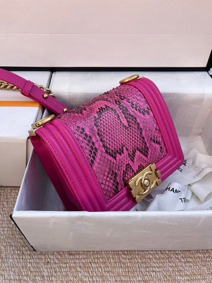 Anum Bags Detail
