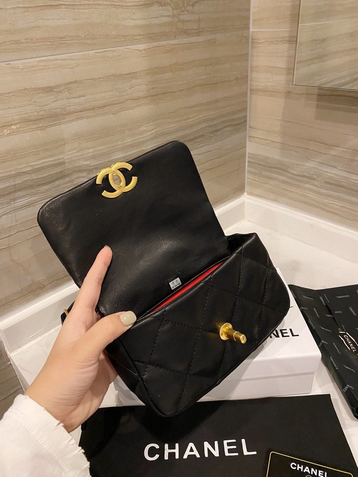 Anum Bags Detail