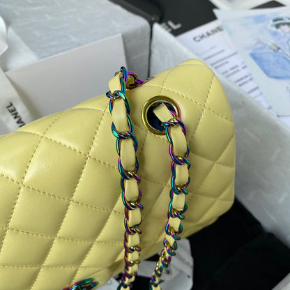 Anum Bags Detail