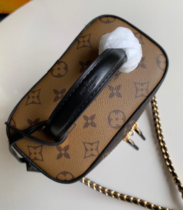 Anum Bags Detail