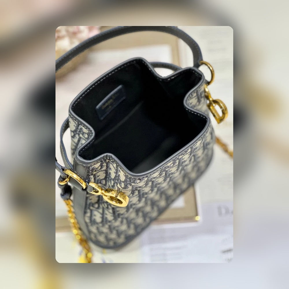 Anum Bags Detail