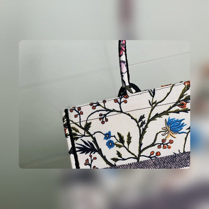 Anum Bags Detail