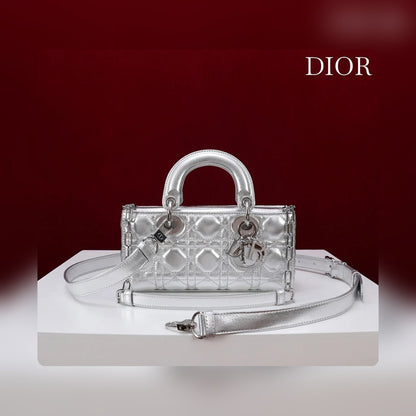Anum Bags - High-Quality Designer Products for You - AFFORDABLE LUXURY BAGS - 18926