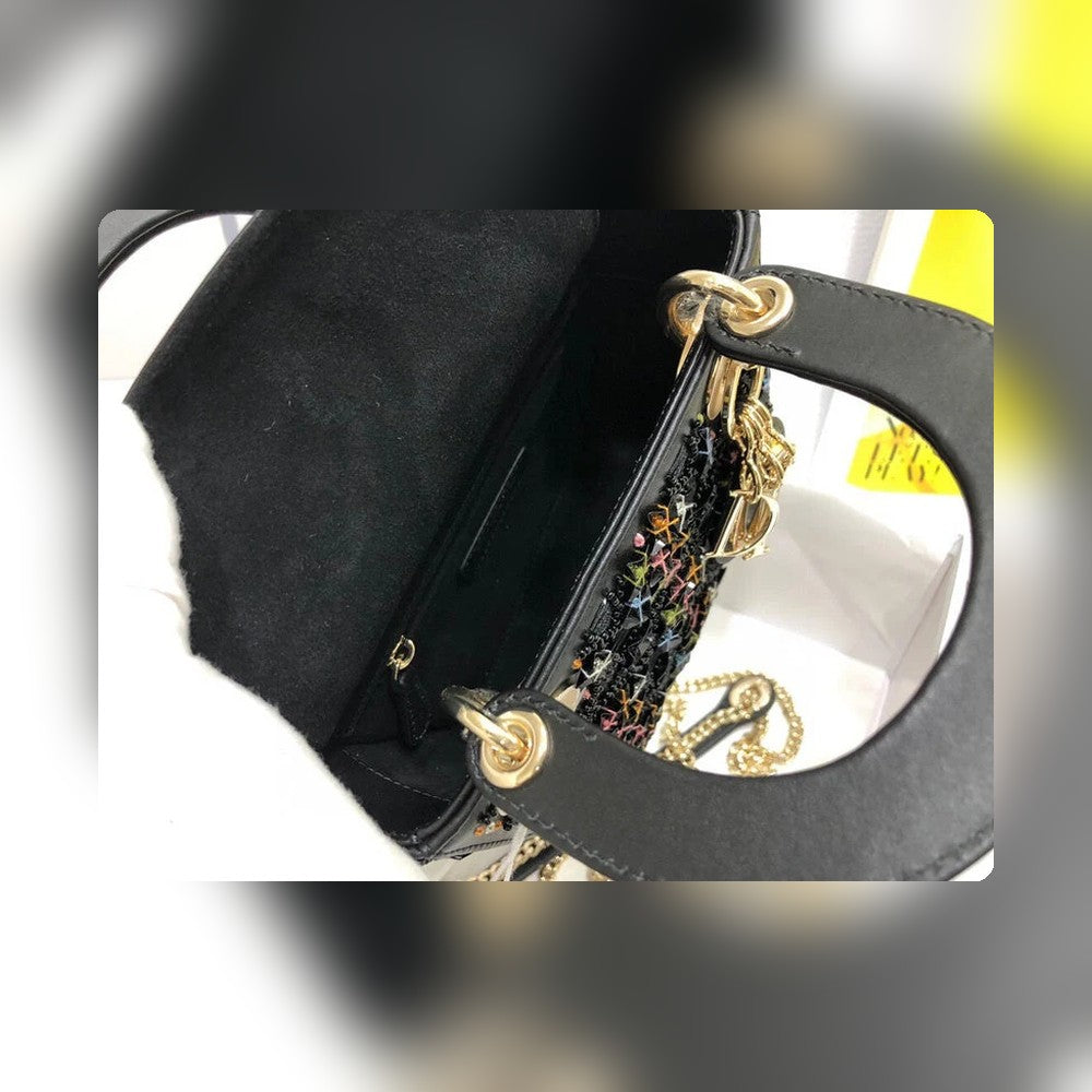 Anum Bags Detail