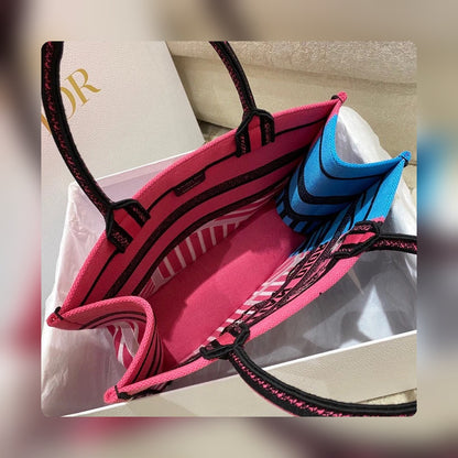 Anum Bags Detail