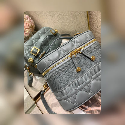 Anum Bags Detail