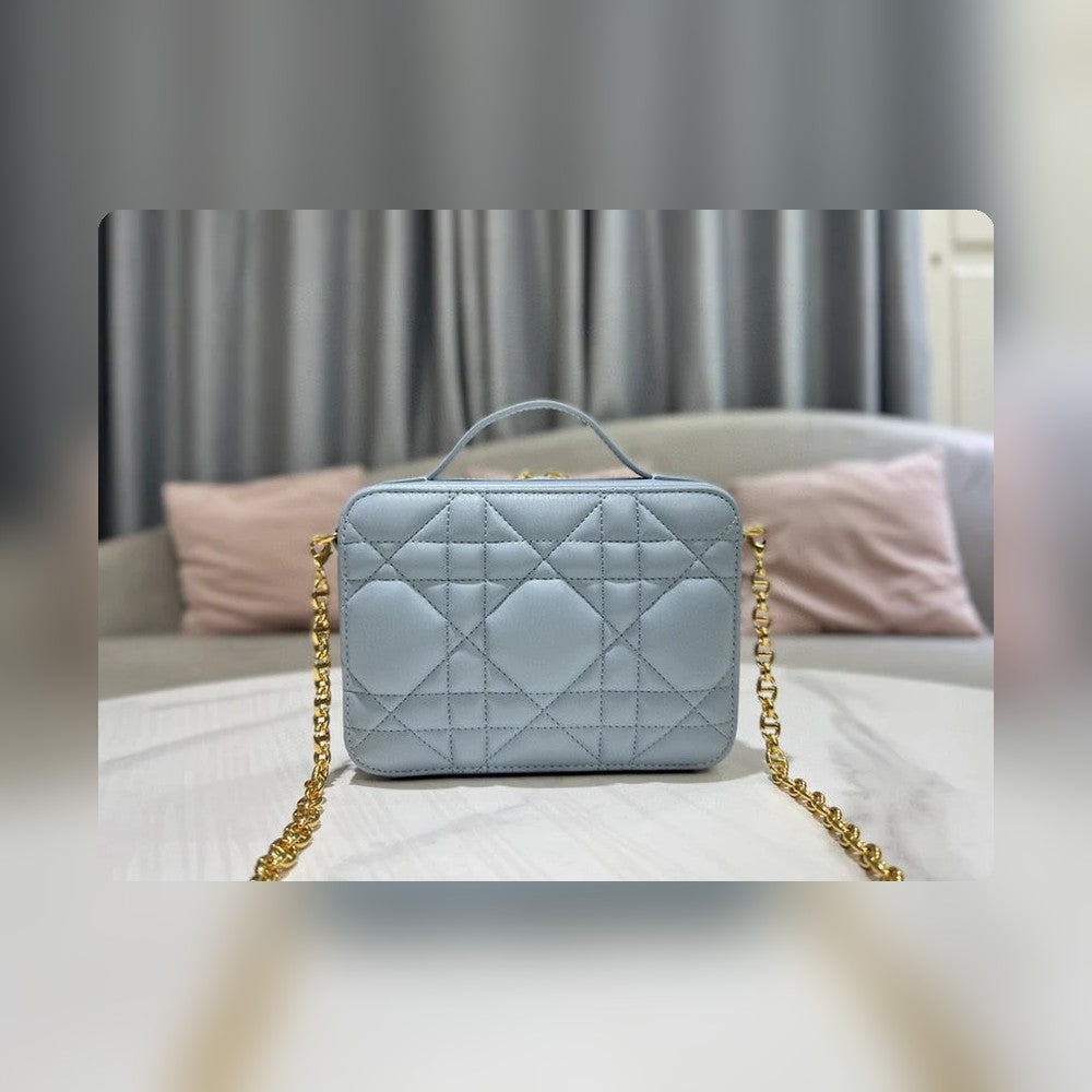 Anum Bags Detail