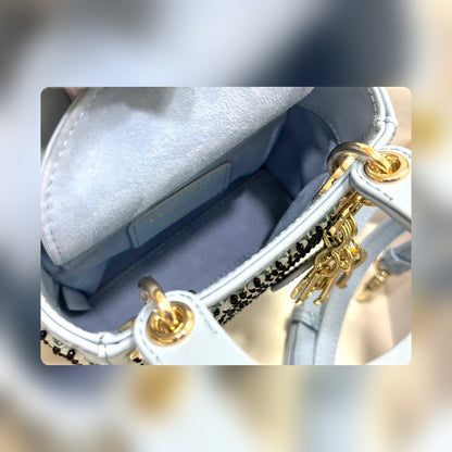 Anum Bags Detail
