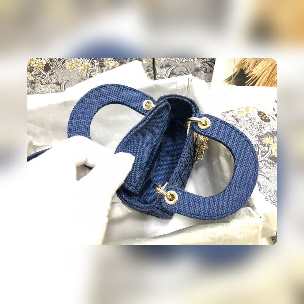 Anum Bags Detail